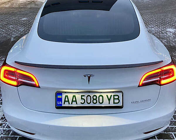 Білий Тесла Модель 3, об'ємом двигуна 0 л та пробігом 66 тис. км за 15400 $, фото 6 на Automoto.ua
