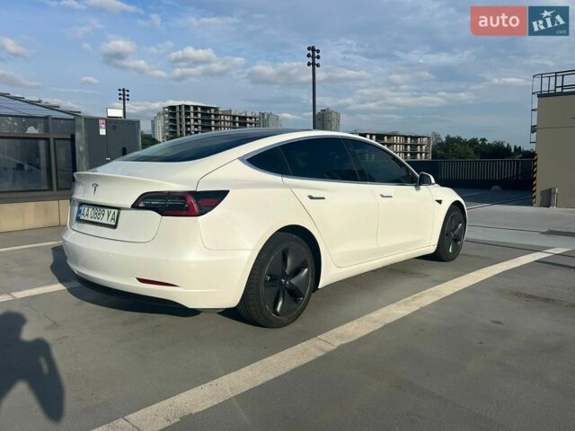 Белый Тесла Модель 3, объемом двигателя 0 л и пробегом 106 тыс. км за 17300 $, фото 5 на Automoto.ua
