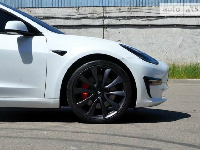 Білий Тесла Модель 3, об'ємом двигуна 0 л та пробігом 23 тис. км за 27500 $, фото 14 на Automoto.ua