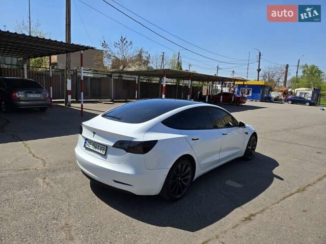 Белый Тесла Модель 3, объемом двигателя 0 л и пробегом 61 тыс. км за 16300 $, фото 4 на Automoto.ua