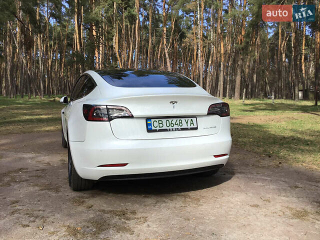 Белый Тесла Модель 3, объемом двигателя 0 л и пробегом 70 тыс. км за 20300 $, фото 7 на Automoto.ua