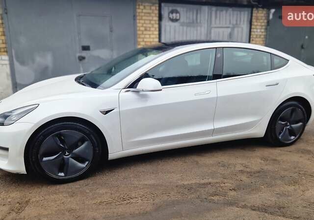 Білий Тесла Модель 3, об'ємом двигуна 0 л та пробігом 142 тис. км за 16900 $, фото 39 на Automoto.ua