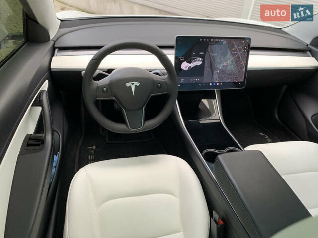 Тесла Модель 3 2020 у Івано-Франківську на Automoto.ua Білий Тесла Модель 3, об'ємом двигуна 0 л та пробігом 145 тис. км за 14850 $, фото 116 на Automoto.ua
