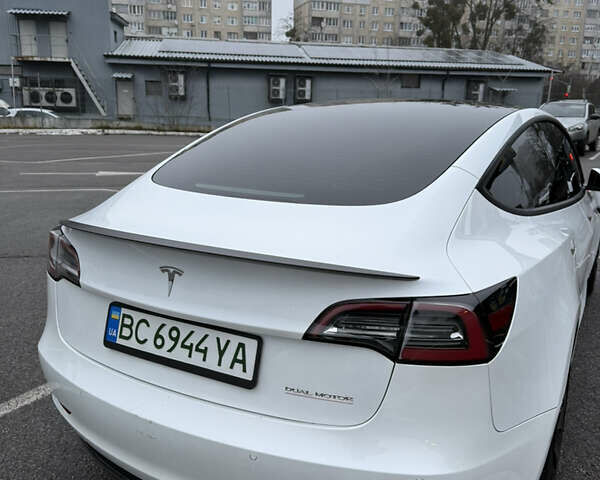 Білий Тесла Модель 3, об'ємом двигуна 0 л та пробігом 203 тис. км за 21500 $, фото 6 на Automoto.ua