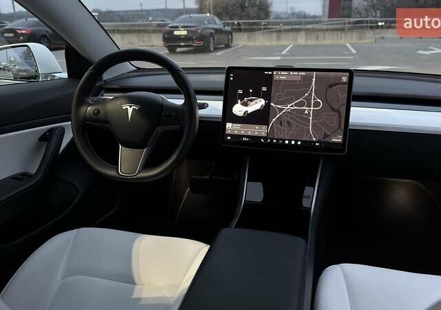 Білий Тесла Модель 3, об'ємом двигуна 0 л та пробігом 160 тис. км за 16000 $, фото 35 на Automoto.ua