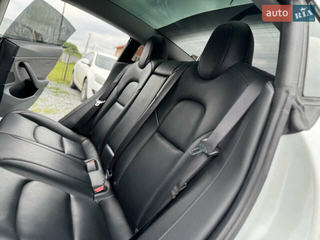 Білий Тесла Модель 3, об'ємом двигуна 0 л та пробігом 120 тис. км за 17500 $, фото 45 на Automoto.ua