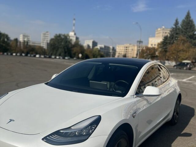 Білий Тесла Модель 3, об'ємом двигуна 0 л та пробігом 83 тис. км за 21000 $, фото 16 на Automoto.ua