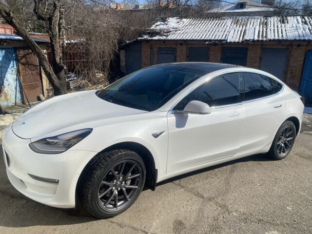 Белый Тесла Модель 3, объемом двигателя 0 л и пробегом 138 тыс. км за 15900 $, фото 2 на Automoto.ua