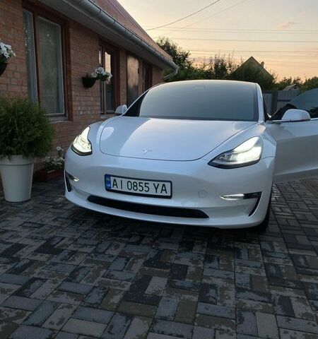 Белый Тесла Модель 3, объемом двигателя 0 л и пробегом 58 тыс. км за 28000 $, фото 4 на Automoto.ua