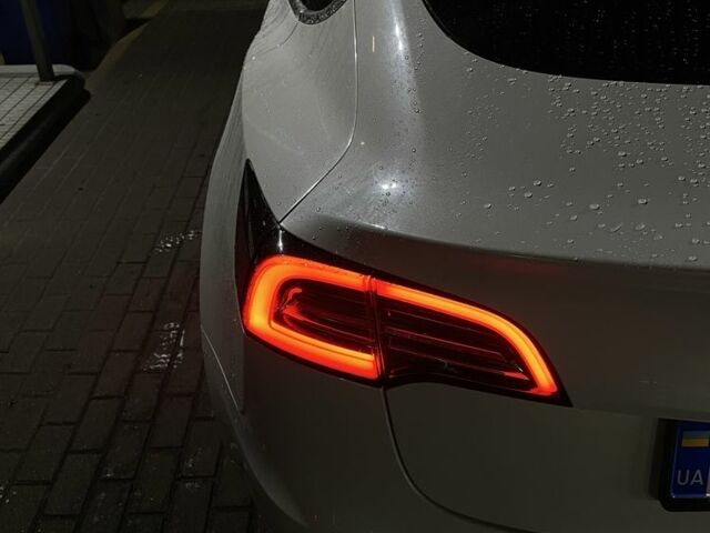 Білий Тесла Модель 3, об'ємом двигуна 0 л та пробігом 67 тис. км за 22000 $, фото 2 на Automoto.ua