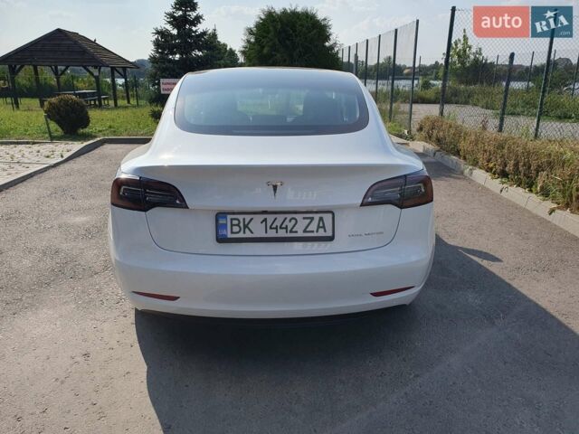 Білий Тесла Модель 3, об'ємом двигуна 0 л та пробігом 102 тис. км за 20700 $, фото 35 на Automoto.ua