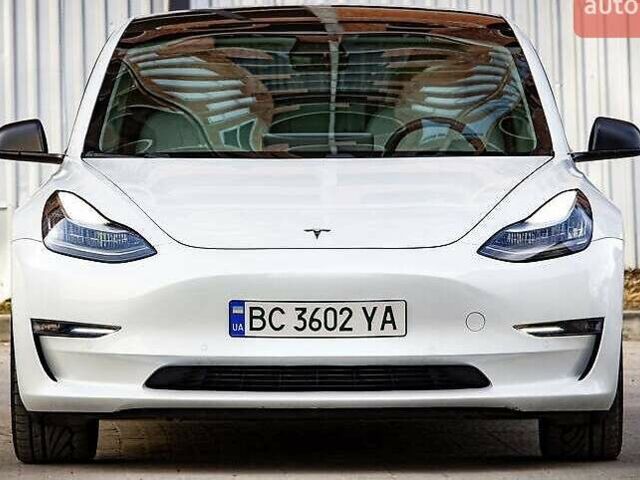 Білий Тесла Модель 3, об'ємом двигуна 0 л та пробігом 68 тис. км за 14500 $, фото 5 на Automoto.ua