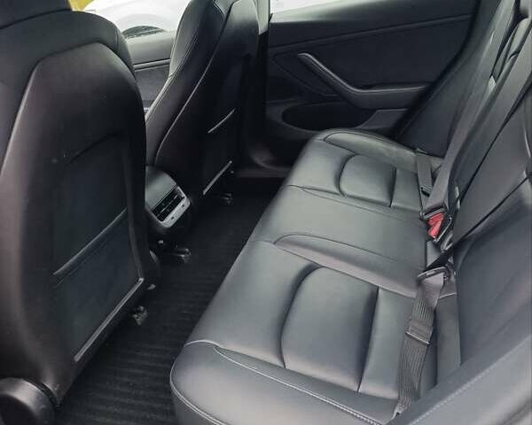 Білий Тесла Модель 3, об'ємом двигуна 0 л та пробігом 112 тис. км за 18500 $, фото 17 на Automoto.ua