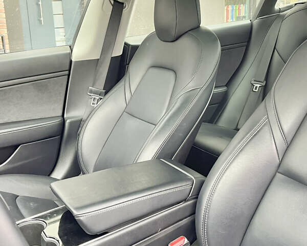 Білий Тесла Модель 3, об'ємом двигуна 0 л та пробігом 87 тис. км за 16999 $, фото 22 на Automoto.ua