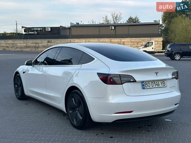 Белый Тесла Модель 3, объемом двигателя 0 л и пробегом 125 тыс. км за 17700 $, фото 18 на Automoto.ua