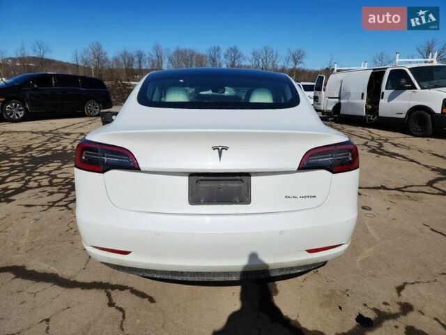 Білий Тесла Модель 3, об'ємом двигуна 0 л та пробігом 93 тис. км за 5500 $, фото 7 на Automoto.ua
