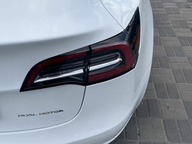 Білий Тесла Модель 3, об'ємом двигуна 0 л та пробігом 67 тис. км за 22000 $, фото 1 на Automoto.ua