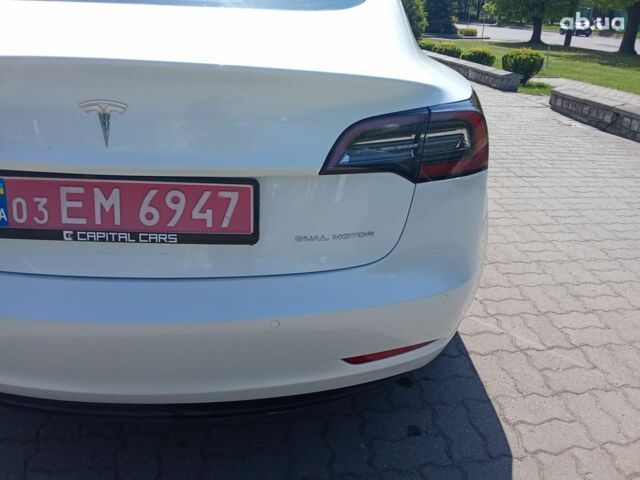 Белый Тесла Модель 3, объемом двигателя 0 л и пробегом 65 тыс. км за 16500 $, фото 15 на Automoto.ua