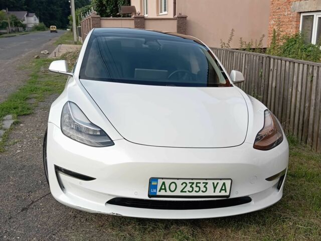 Белый Тесла Модель 3, объемом двигателя 0 л и пробегом 128 тыс. км за 15500 $, фото 3 на Automoto.ua
