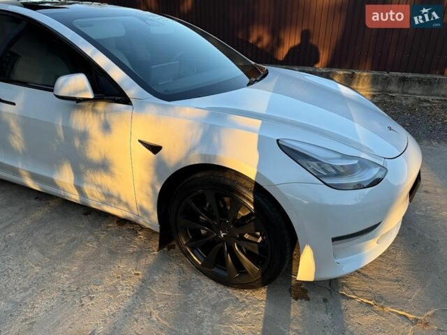 Білий Тесла Модель 3, об'ємом двигуна 0 л та пробігом 117 тис. км за 20300 $, фото 15 на Automoto.ua