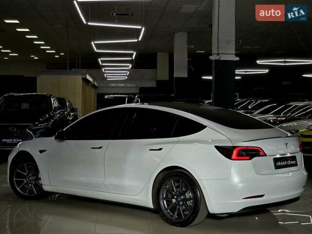 Білий Тесла Модель 3, об'ємом двигуна 0 л та пробігом 218 тис. км за 18499 $, фото 6 на Automoto.ua