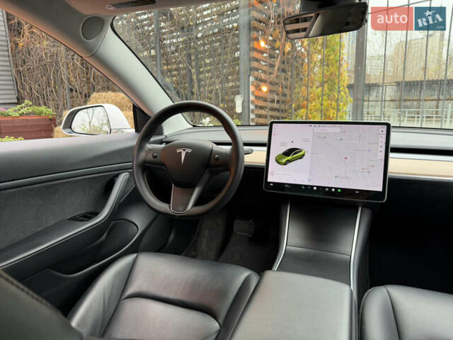 Білий Тесла Модель 3, об'ємом двигуна 0 л та пробігом 111 тис. км за 19900 $, фото 12 на Automoto.ua