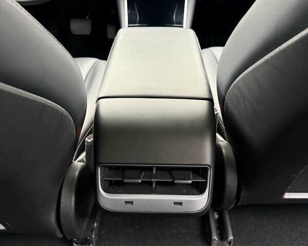 Білий Тесла Модель 3, об'ємом двигуна 0 л та пробігом 58 тис. км за 23000 $, фото 6 на Automoto.ua