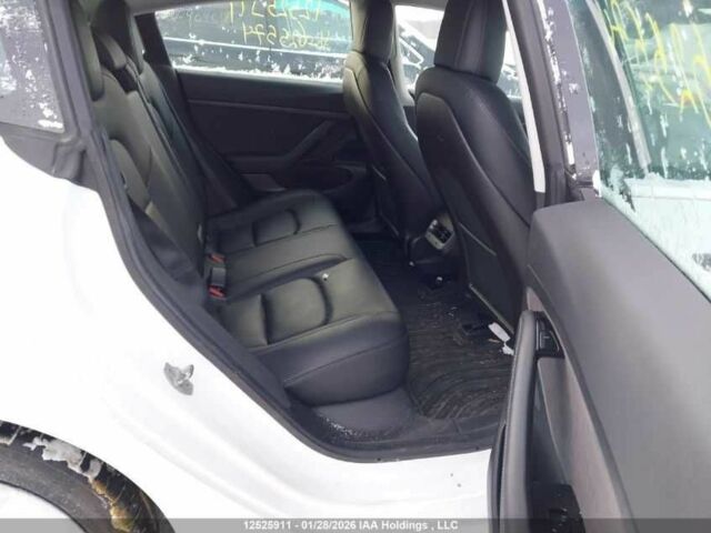 Белый Тесла Модель 3, объемом двигателя 0 л и пробегом 118 тыс. км за 10800 $, фото 7 на Automoto.ua