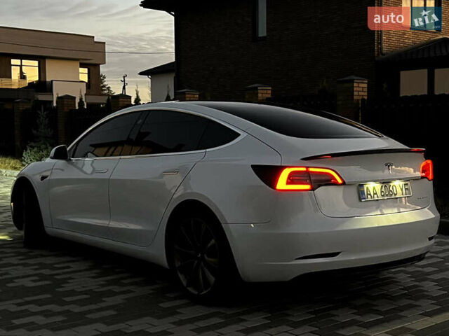 Белый Тесла Модель 3, объемом двигателя 0 л и пробегом 76 тыс. км за 19500 $, фото 1 на Automoto.ua