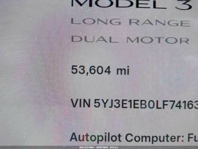 Белый Тесла Модель 3, объемом двигателя 0 л и пробегом 53 тыс. км за 5500 $, фото 13 на Automoto.ua
