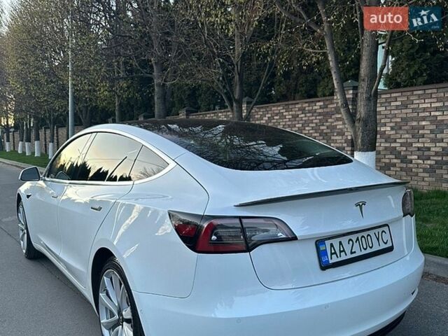 Белый Тесла Модель 3, объемом двигателя 0 л и пробегом 112 тыс. км за 15100 $, фото 2 на Automoto.ua