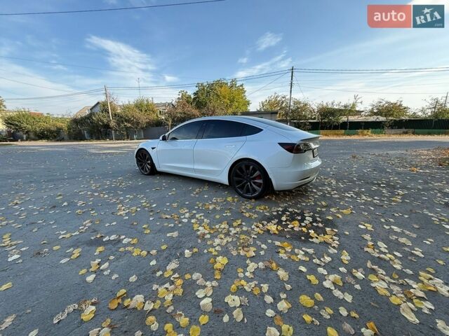 Белый Тесла Модель 3, объемом двигателя 0 л и пробегом 146 тыс. км за 18700 $, фото 5 на Automoto.ua