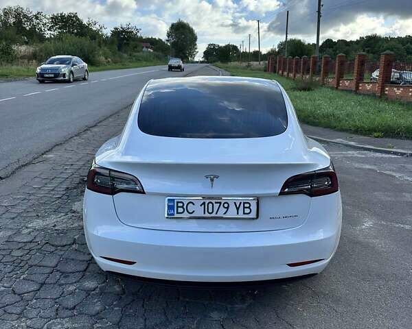 Білий Тесла Модель 3, об'ємом двигуна 0 л та пробігом 117 тис. км за 19900 $, фото 3 на Automoto.ua