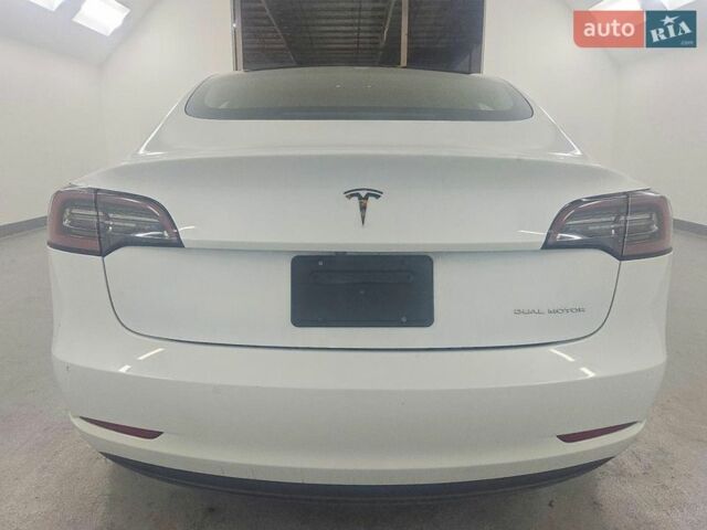 Белый Тесла Модель 3, объемом двигателя 0 л и пробегом 43 тыс. км за 5600 $, фото 5 на Automoto.ua