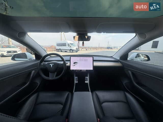 Белый Тесла Модель 3, объемом двигателя 0 л и пробегом 70 тыс. км за 15500 $, фото 23 на Automoto.ua