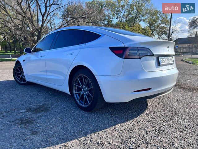 Білий Тесла Модель 3, об'ємом двигуна 0 л та пробігом 74 тис. км за 19000 $, фото 27 на Automoto.ua