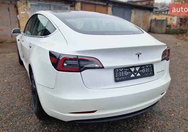 Белый Тесла Модель 3, объемом двигателя 0 л и пробегом 142 тыс. км за 16900 $, фото 18 на Automoto.ua