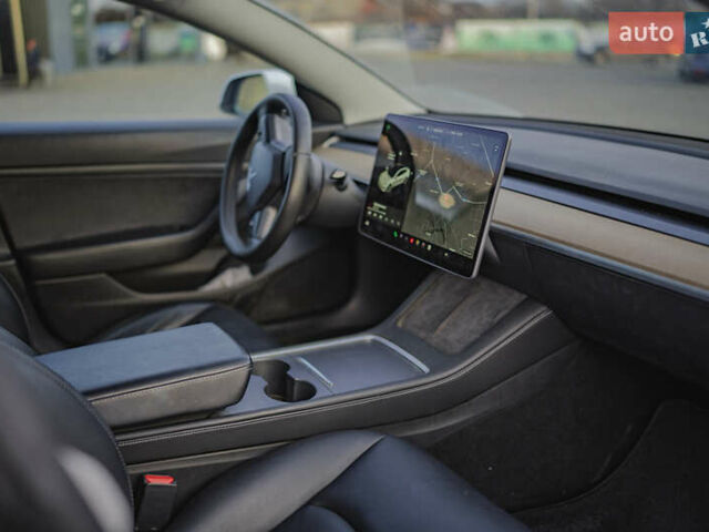 Білий Тесла Модель 3, об'ємом двигуна 0 л та пробігом 104 тис. км за 15000 $, фото 5 на Automoto.ua