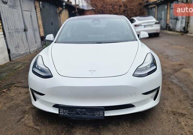 Белый Тесла Модель 3, объемом двигателя 0 л и пробегом 142 тыс. км за 16900 $, фото 32 на Automoto.ua