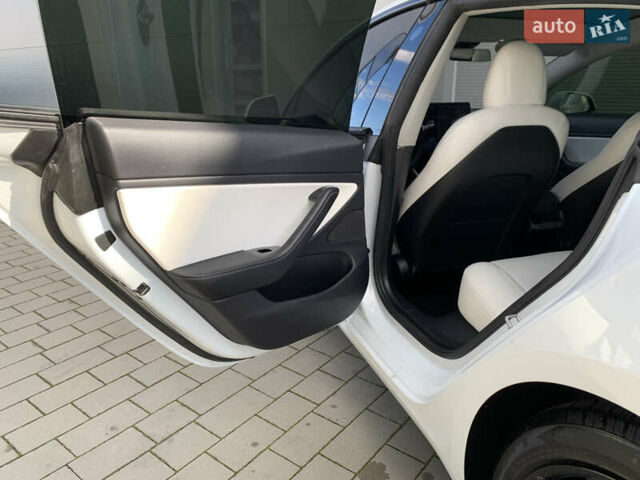 Тесла Модель 3 2020 у Івано-Франківську на Automoto.ua Білий Тесла Модель 3, об'ємом двигуна 0 л та пробігом 145 тис. км за 14850 $, фото 110 на Automoto.ua