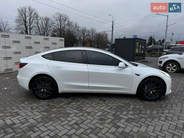 Белый Тесла Модель 3, объемом двигателя 0 л и пробегом 155 тыс. км за 12200 $, фото 1 на Automoto.ua