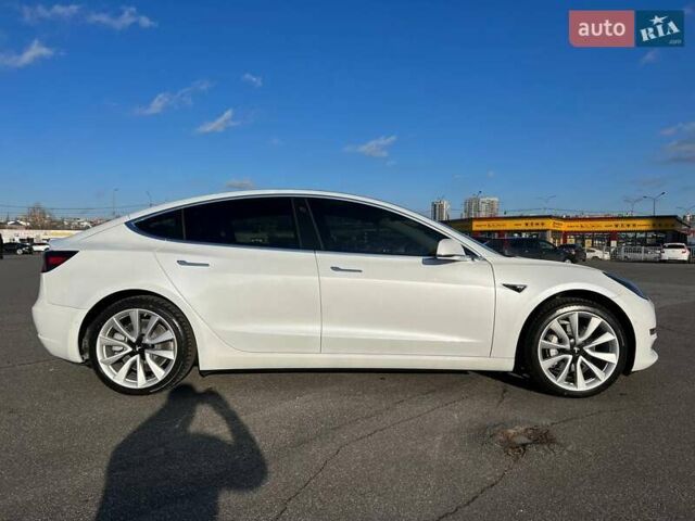 Белый Тесла Модель 3, объемом двигателя 0 л и пробегом 24 тыс. км за 19000 $, фото 5 на Automoto.ua