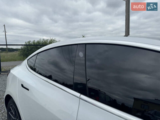 Білий Тесла Модель 3, об'ємом двигуна 0 л та пробігом 120 тис. км за 17500 $, фото 8 на Automoto.ua
