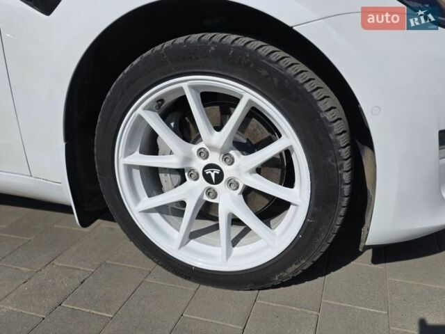 Белый Тесла Модель 3, объемом двигателя 0 л и пробегом 112 тыс. км за 16500 $, фото 10 на Automoto.ua
