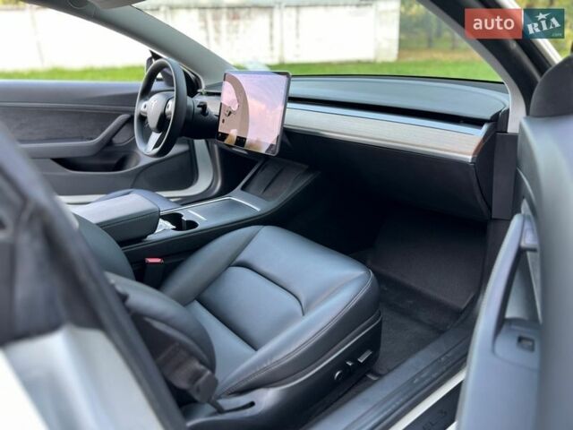Білий Тесла Модель 3, об'ємом двигуна 0 л та пробігом 20 тис. км за 18200 $, фото 34 на Automoto.ua
