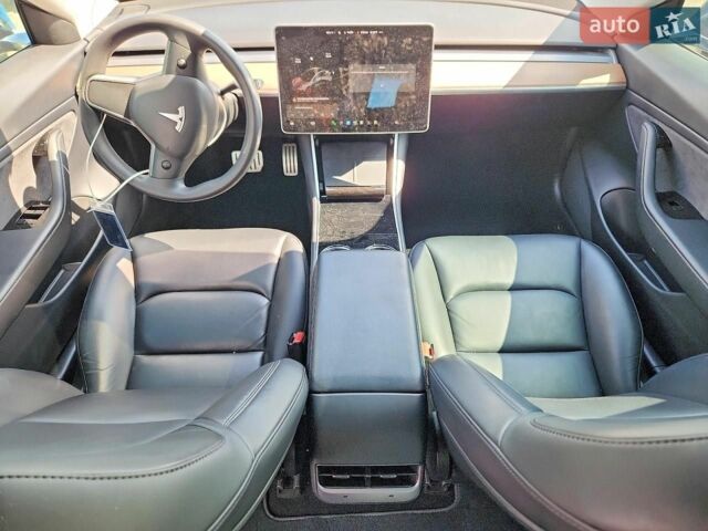 Білий Тесла Модель 3, об'ємом двигуна 0 л та пробігом 52 тис. км за 4500 $, фото 7 на Automoto.ua