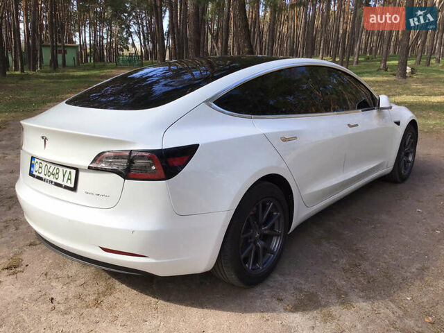 Белый Тесла Модель 3, объемом двигателя 0 л и пробегом 70 тыс. км за 20300 $, фото 9 на Automoto.ua