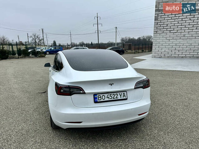 Белый Тесла Модель 3, объемом двигателя 0 л и пробегом 57 тыс. км за 17999 $, фото 5 на Automoto.ua