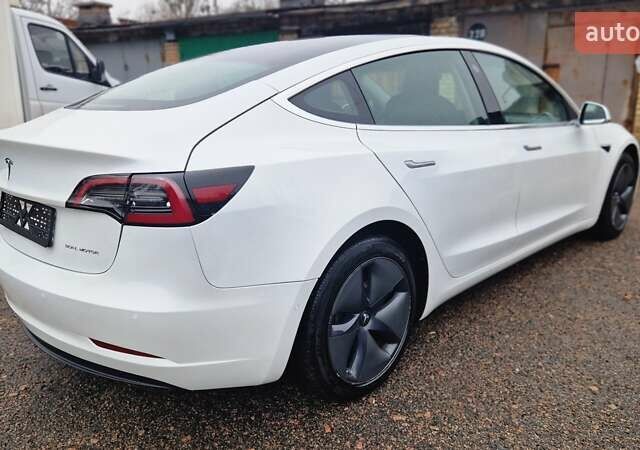 Белый Тесла Модель 3, объемом двигателя 0 л и пробегом 142 тыс. км за 16900 $, фото 23 на Automoto.ua