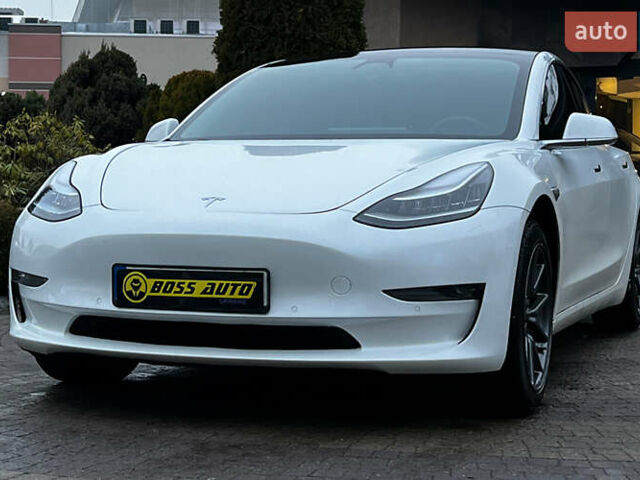 Белый Тесла Модель 3, объемом двигателя 0 л и пробегом 106 тыс. км за 19999 $, фото 2 на Automoto.ua